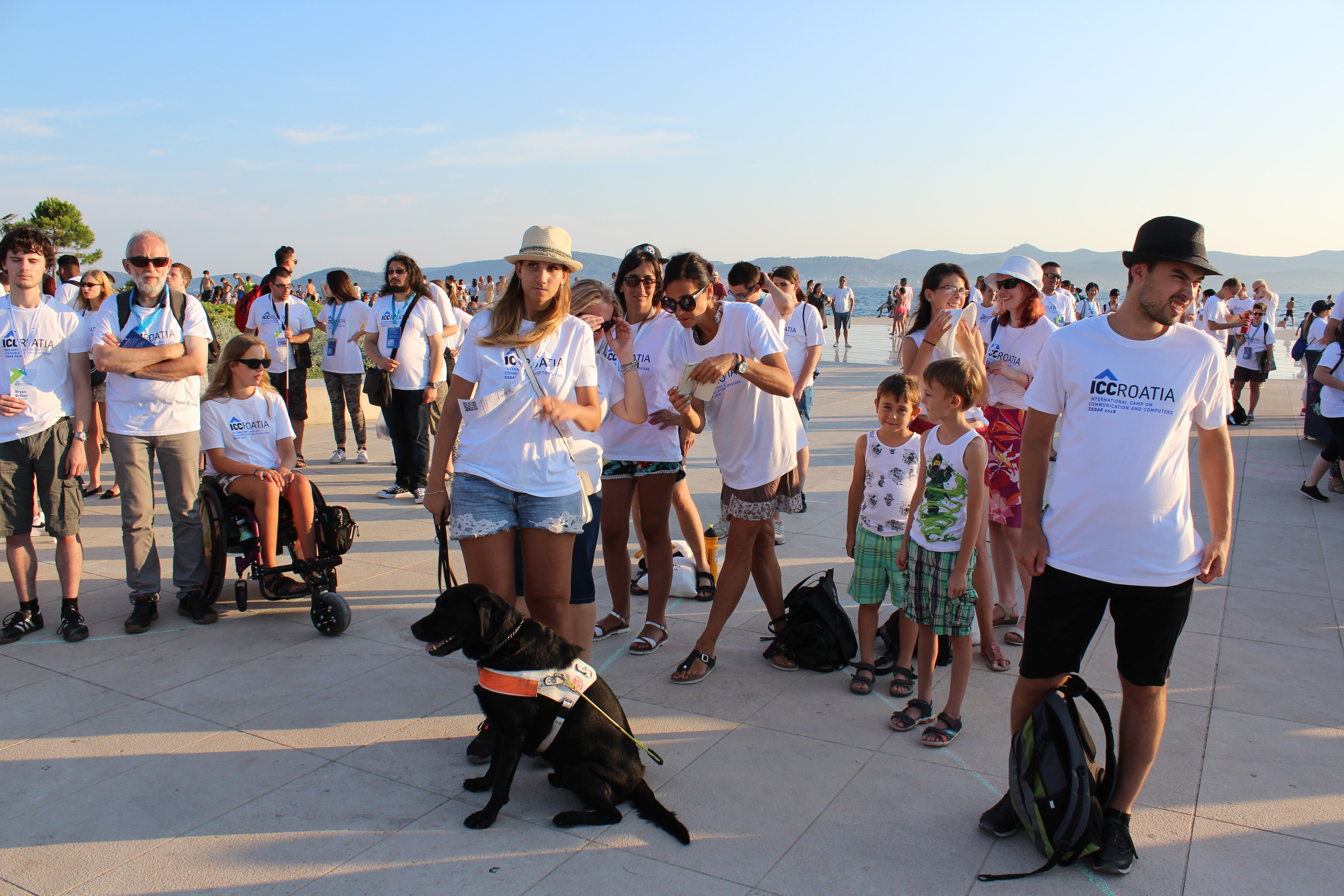 Mladi sudionici kampa na okupu.